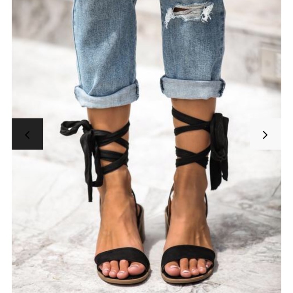 Cute tie up shoes size 5.5